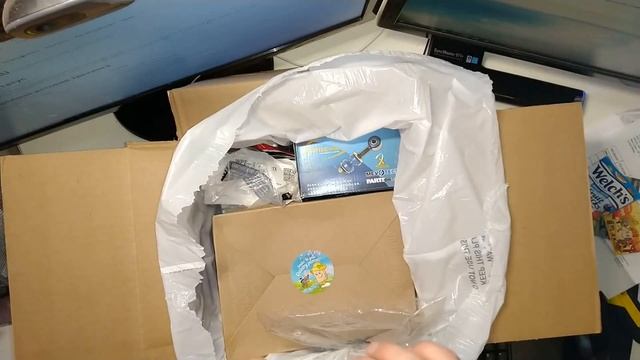 Unboxing посылки доставленной Бандеролькой смотреть онлайн