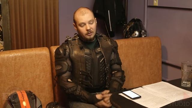Глава 6. Часть 11. Перекрестки, светофоры. Фокусировка взгляда в пробке. Плавное торможение смотреть онлайн