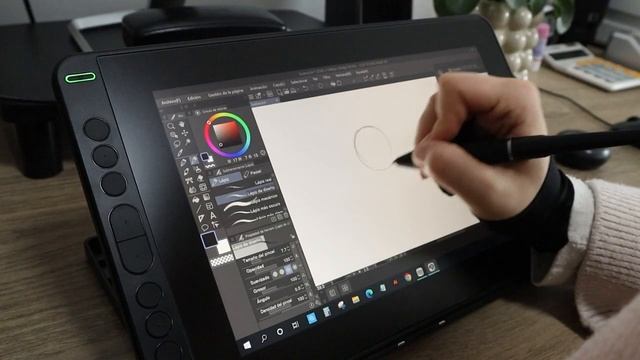 La tableta con pantalla más barata | REVIEW Huion Kamvas 12 | Tableta gráfica para dibujar смотреть онлайн