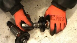 Макита UC4020A цепная пила ремонт электропилы замена якоря щёток и звёздочки