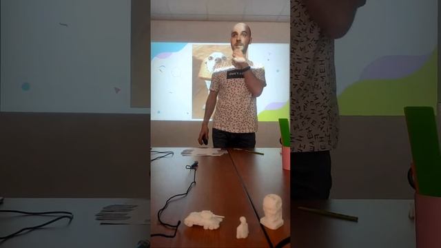 1й урок "Искусственный интеллект в нашей жизни: забавные игры и полезные примеры!" смотреть онлайн