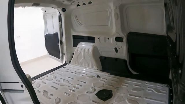 Fiat - Doblo CARGO Base Maxi 1.6 Mjet 77kW Carga Aumentada (105CV) смотреть онлайн