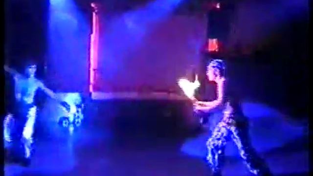 Шоу-группа "Серпантин". Номер с Огнем в ночном клубе смотреть онлайн