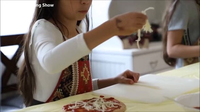 Victoria's Birthday Party Cooking Class - Birthday Cooking Classes - Heghineh Cooking Show смотреть онлайн