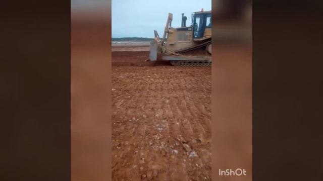 Планировка на бульдозере CAT D7 R2 смотреть онлайн