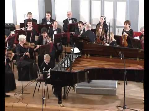 Георгий Дороднов играет с оркестром (в 8 лет!) смотреть онлайн