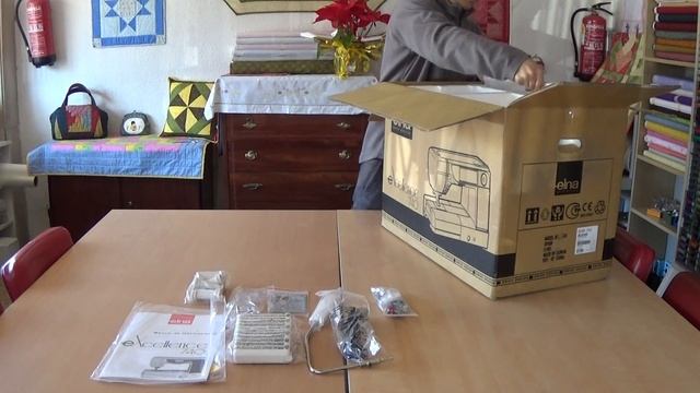 Maquina De Coser Elna EXcellence 740