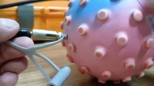 Как и чем накачать мячи для детей