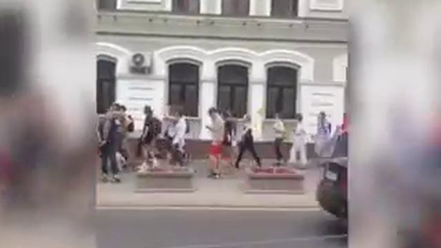 Вы только не подумайте, что они отстаивают интересы наркоманов и наркобизнеса. смотреть онлайн