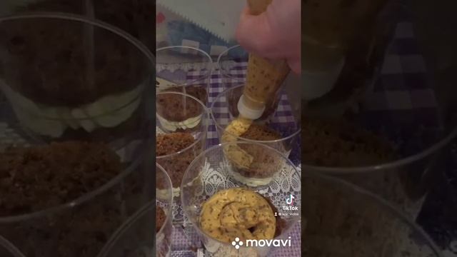 Готовим Трайфл - торт в стакане 200 грам. Очень удобный и вкусный десерт в стакане. смотреть онлайн
