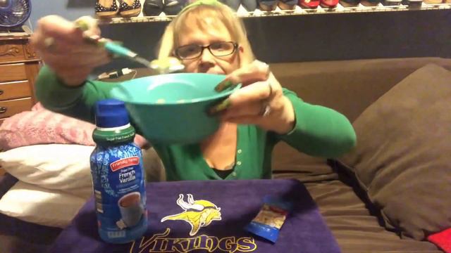 Keto Treat Gal....Nuts & Cream смотреть онлайн