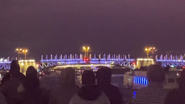 Разведение дворцового моста часть 2 Экскурсовод Александр Воеводский - Эклектика- гид смотреть онлайн