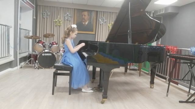 Губанова Александра И. С. Бах Менуэт, П. Чайковский Мазурка преп. Окладникова Анастасия Леонидовна смотреть онлайн