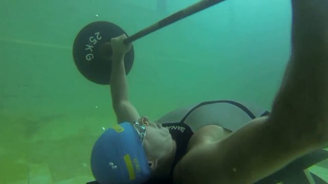мировой рекорд, жим лежа под водой смотреть онлайн