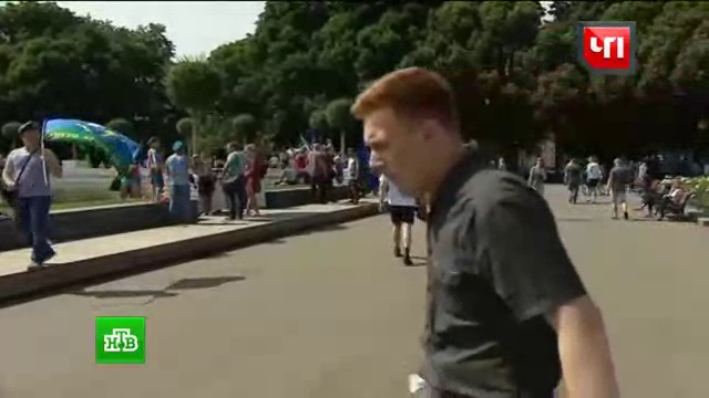 Расплескалась синева: пьяный напал на корреспондента НТВ в прямом эфире НТВ 