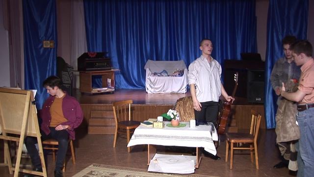 В поисках счастья, театр-студия 