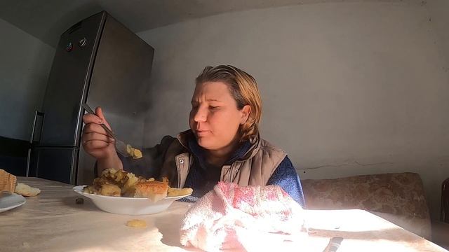 ОСТАЛАСЬ БЕЗ МАШИНЫ В ДЕРЕВНЕ / РАБОТА  В ОГОРОДЕ И ДЕРЕВЕНСКИЙ БЫТ