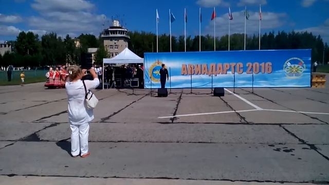 Рядовой Российской армии. Вот так петь надо! смотреть онлайн