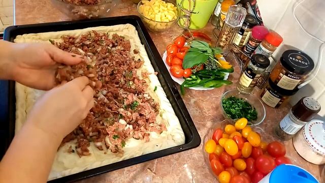 Рецепт мясной и классической пиццы. на толстом тесте смотреть онлайн
