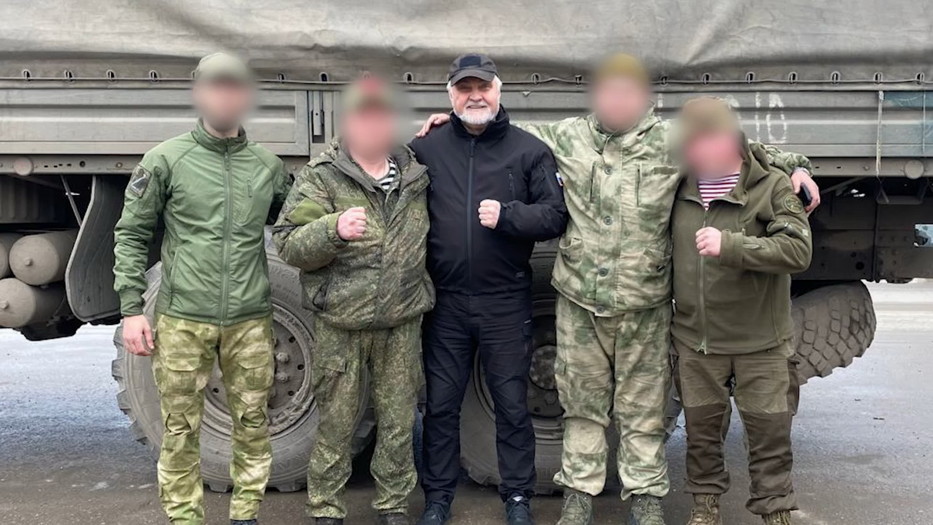 Глава Коми Владимир Уйба о встрече с ещё одной командой земляков, защищающих Родину на СВО смотреть онлайн