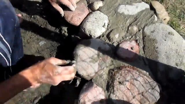 Как сделать надежную ДОРОЖКУ ИЗ НАТУРАЛЬНОГО КАМНЯ на даче своими руками.Часть 1. смотреть онлайн