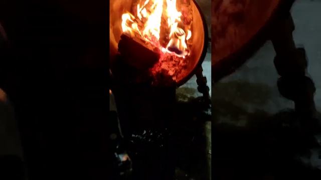 Печь из 2 газовых баллонов в яме гаража смотреть онлайн