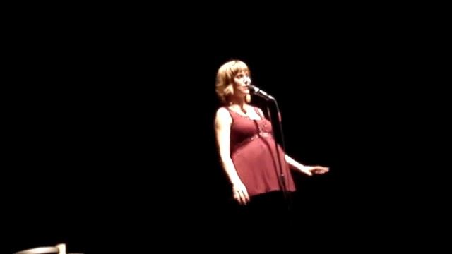 Susan Egan sings Belle смотреть онлайн