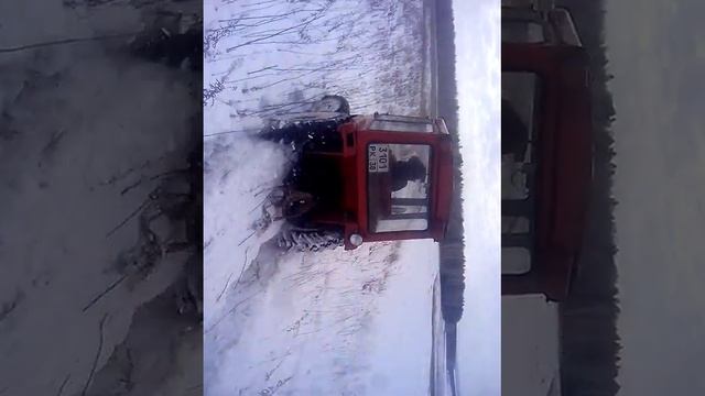 на мини Тракторе по глубокому снегу смотреть онлайн