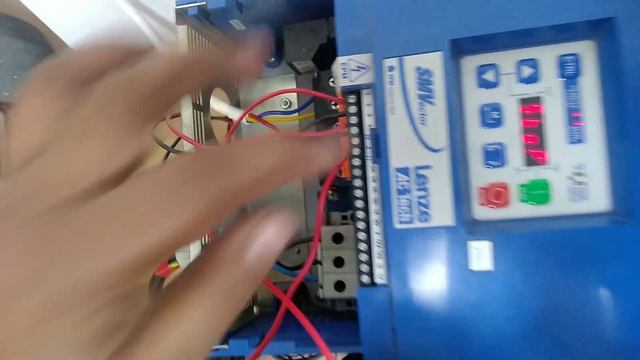 Lenze smv vector programming . How to run a motor with lenze smv variable frequency inverter? смотреть онлайн