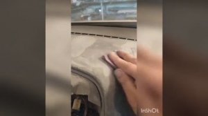 Заделываем трещины на панели Ваз 2114 шпатлевеой для пластика.