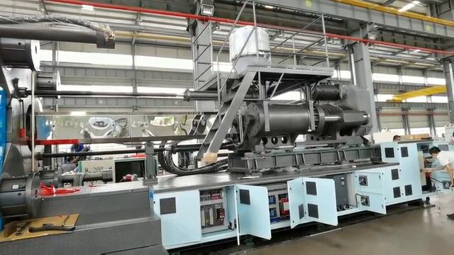 Powerjet double platen injection molding machine DP2000 смотреть онлайн