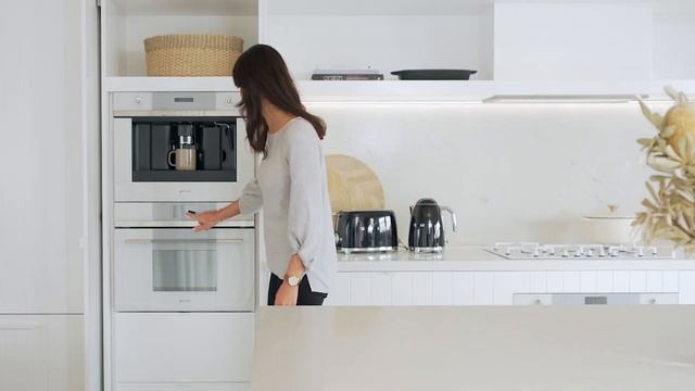 Smeg & My Ideal House: Top three kitchen design tips смотреть онлайн