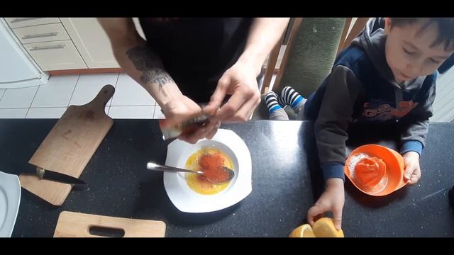 Курица гриль целиком на мангале смотреть онлайн