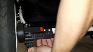 Как снять колеса с коляски.