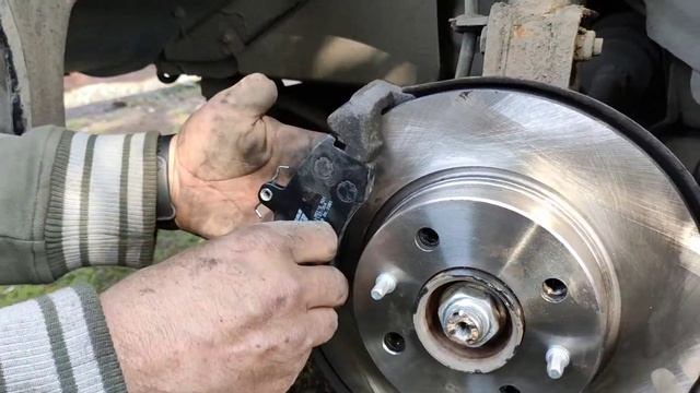 Как поменять передние диски и колодки на ваз 2114, 2115, 2113 смотреть онлайн