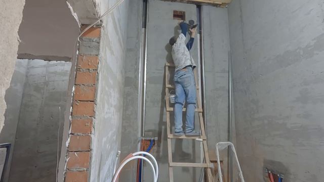 Ванна с раздельным санузлом и душем без поддона. Начало работ смотреть онлайн