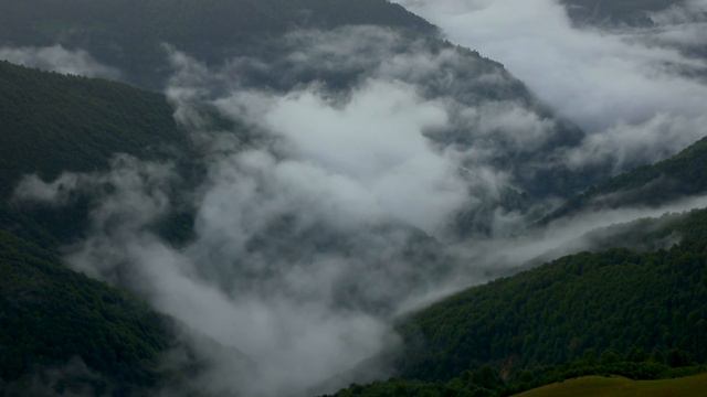 Iran in 4K : Spring in Alborz Mountains بهار در کوهستان های البرز смотреть онлайн