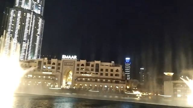 Знаменитый фонтан в Дубае. Праздник музыки, света и воды!!! смотреть онлайн