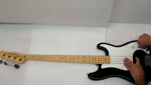 1984 Fender Squier Bullet Bass смотреть онлайн