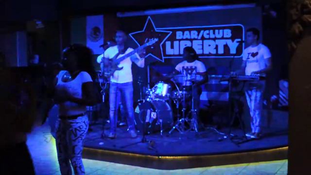 HABANA BASE... CAMBIO DOLOR, CLUB LIBERTY, Live Version