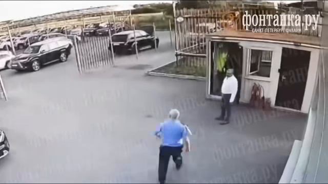 В Петербурге мужчина угнал Lexus за 22 миллиона рублей из автосалона. смотреть онлайн