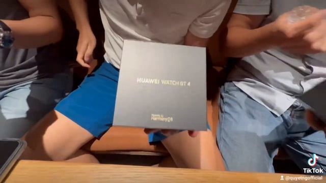 Unbox 3 pcs Huawei Watch GT4 before opening sale order in Viet Nam смотреть онлайн