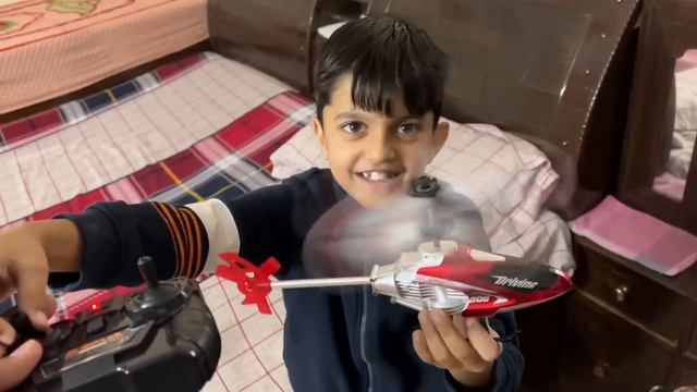 Udne wala Helicopter le aaye ? | Yaatri смотреть онлайн
