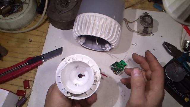 интересный ремонт и доработка 50 ваттной LED лампы смотреть онлайн
