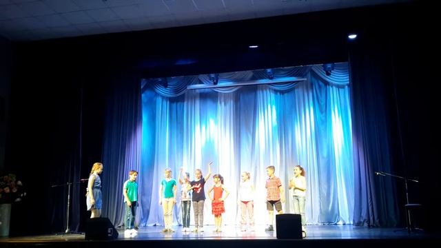 Дама сдавала в багаж смотреть онлайн