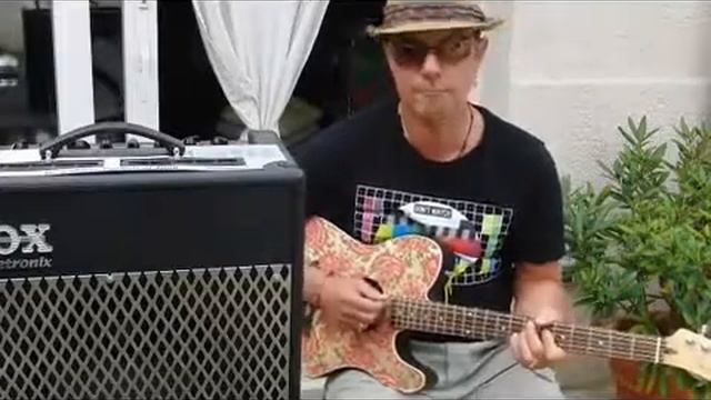 JpLucky Acoustic Alone смотреть онлайн