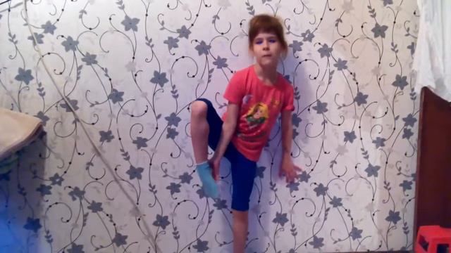 Как сделать ногу на верх и держать равнавесие и стоять на одной ноге смотреть онлайн