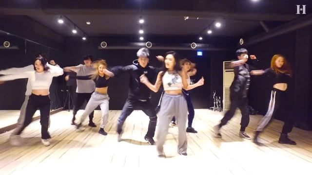 [Special] 화사(HWASA) - 멍청이(TWIT) Performance Video смотреть онлайн
