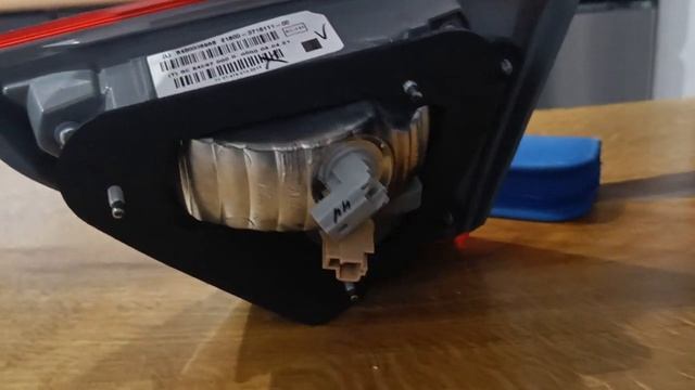 Lada Vesta фонарь левый внутренний смотреть онлайн