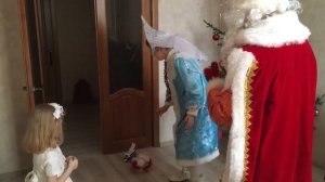 Дед Мороз со Снегурочкой в гостях у Алисы